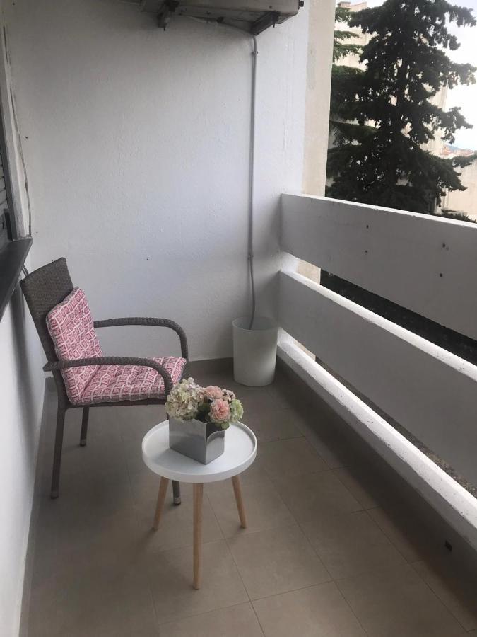 2 Bedroom Apartment/Parking/Market Split Exterior photo