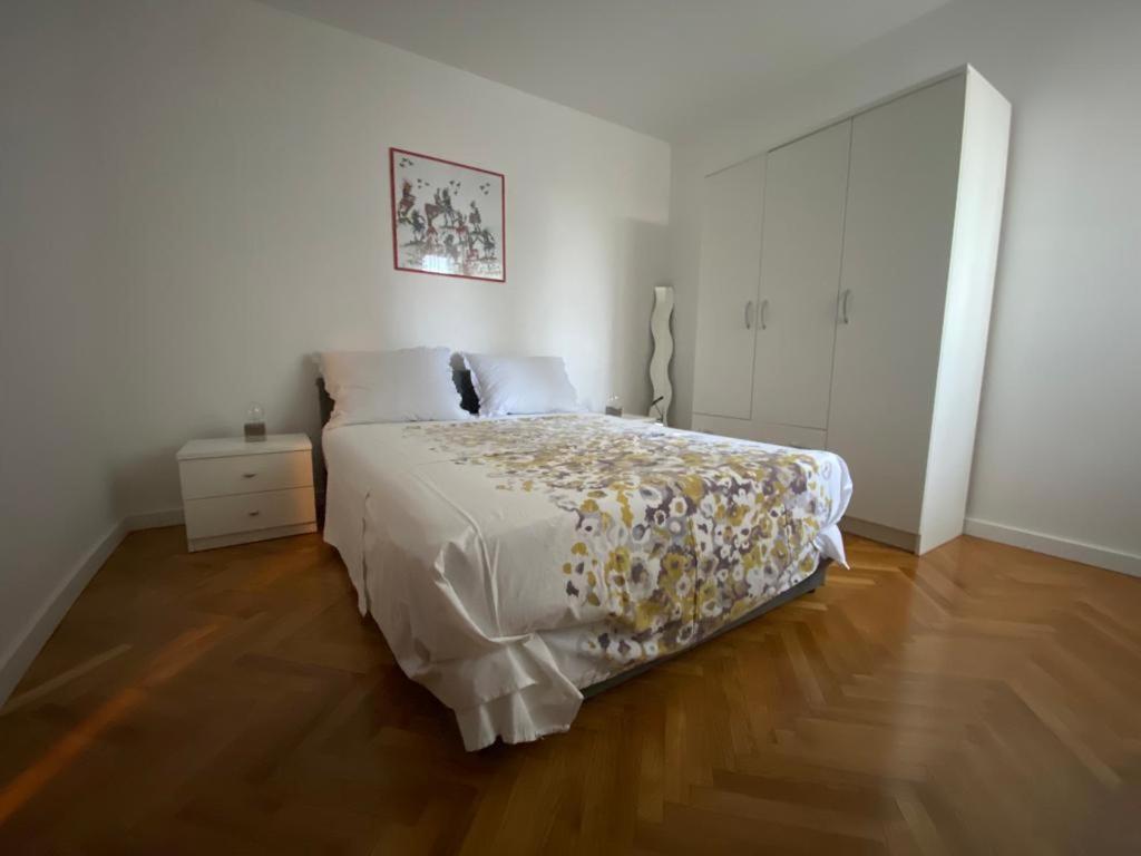 2 Bedroom Apartment/Parking/Market Split Exterior photo