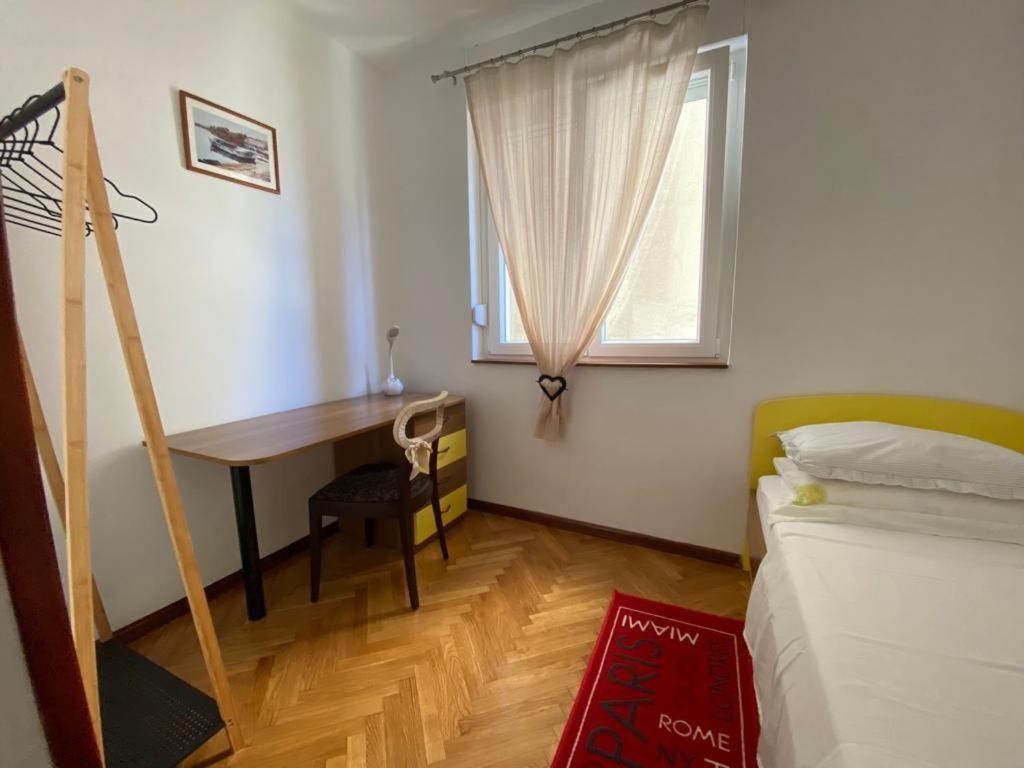 2 Bedroom Apartment/Parking/Market Split Exterior photo