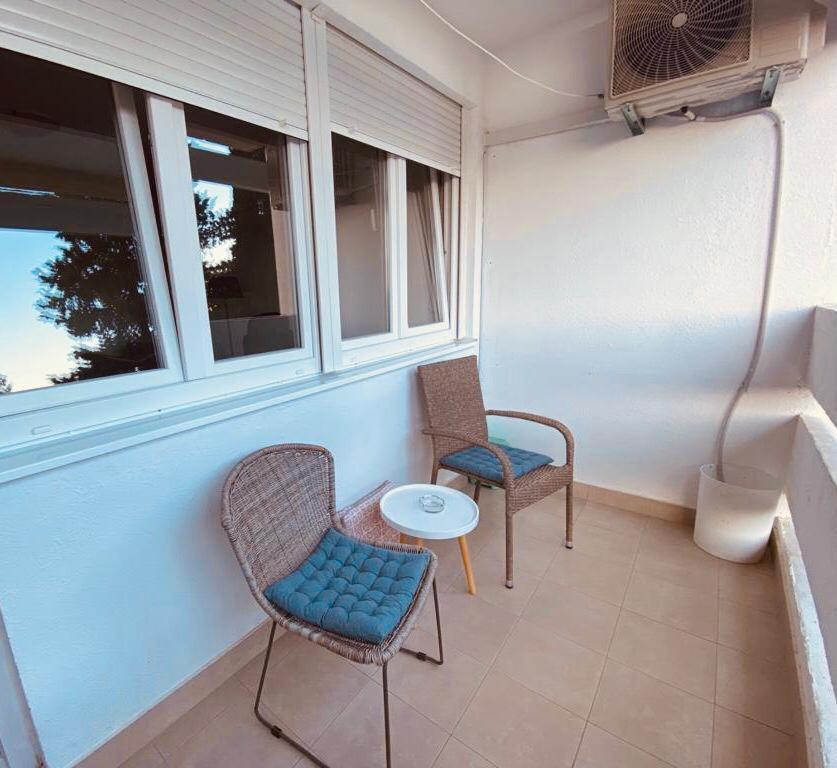 2 Bedroom Apartment/Parking/Market Split Exterior photo