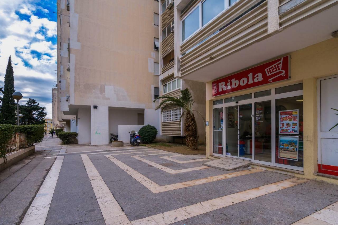 2 Bedroom Apartment/Parking/Market Split Exterior photo
